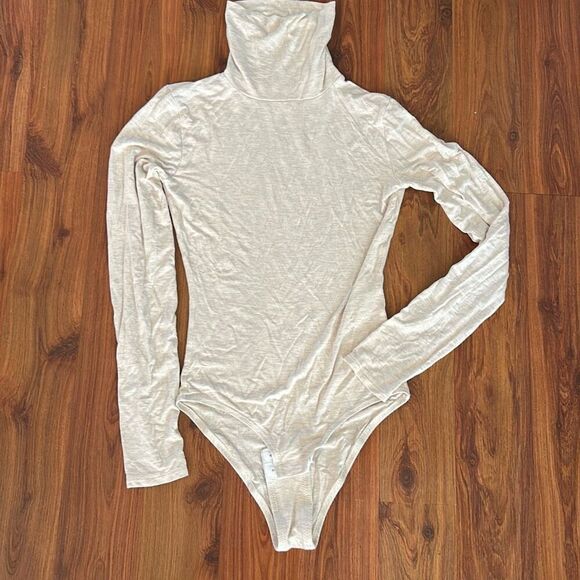 Madewell oatmeal color long sleeve very lightweight turtleneck bodysuit size S b - Picture 1 of 5